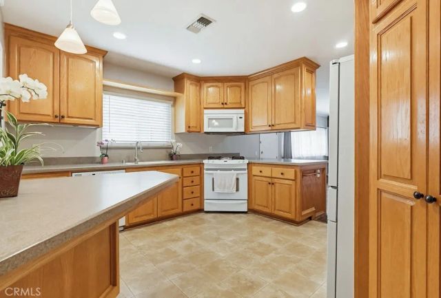 5346 E Flagstone Street, Long Beach, CA 90808