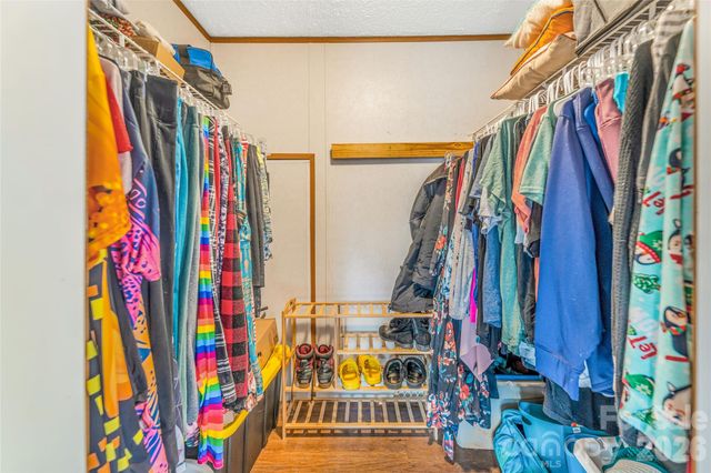 140 Crows nest Road, Hendersonville, NC 28791