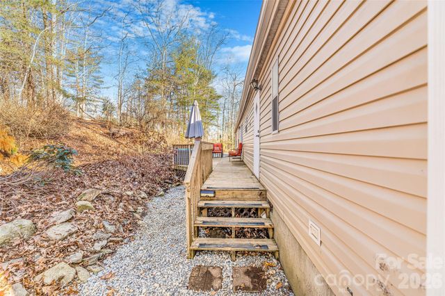 140 Crows nest Road, Hendersonville, NC 28791