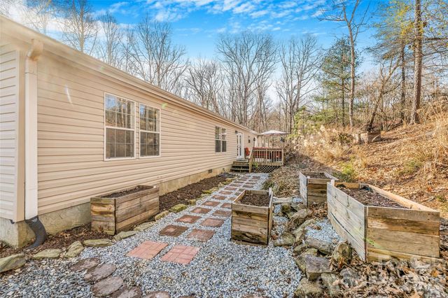 140 Crows nest Road, Hendersonville, NC 28791