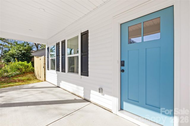 6900 Barrington Drive, Charlotte, NC 28215