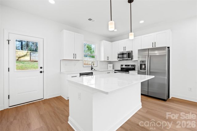 6900 Barrington Drive, Charlotte, NC 28215