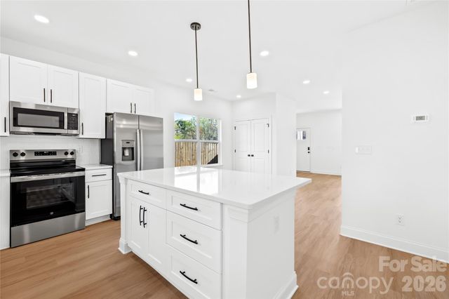 6900 Barrington Drive, Charlotte, NC 28215