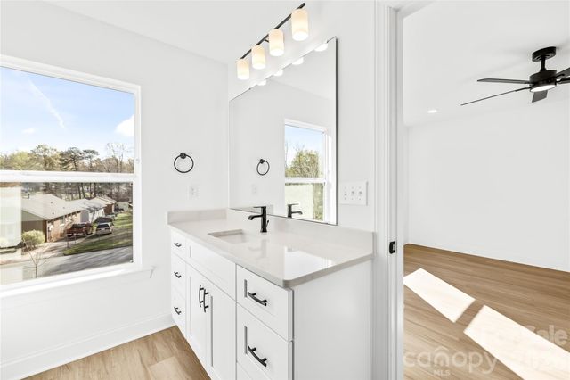 6900 Barrington Drive, Charlotte, NC 28215