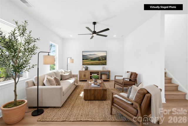 6900 Barrington Drive, Charlotte, NC 28215