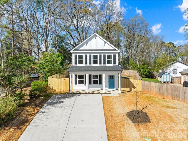 6900 Barrington Drive, Charlotte, NC 28215