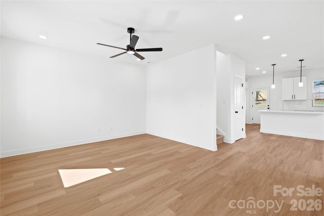 6900 Barrington Drive, Charlotte, NC 28215