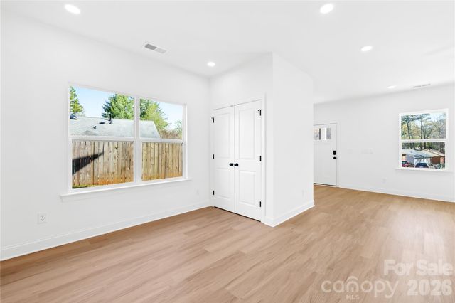 6900 Barrington Drive, Charlotte, NC 28215