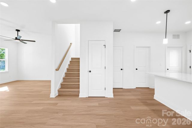 6900 Barrington Drive, Charlotte, NC 28215