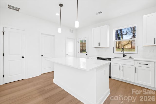 6900 Barrington Drive, Charlotte, NC 28215