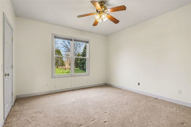 27580 Manchester Circle, Paw Paw, MI 49079