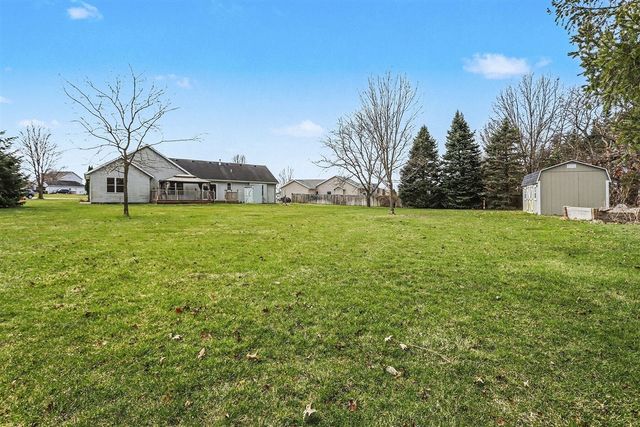 27580 Manchester Circle, Paw Paw, MI 49079