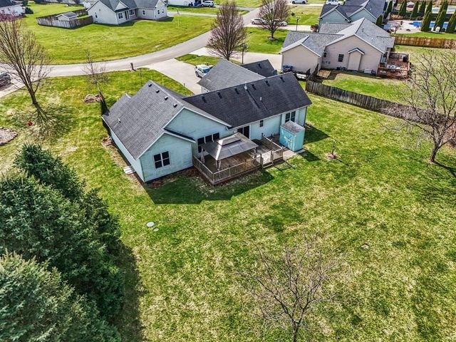 27580 Manchester Circle, Paw Paw, MI 49079