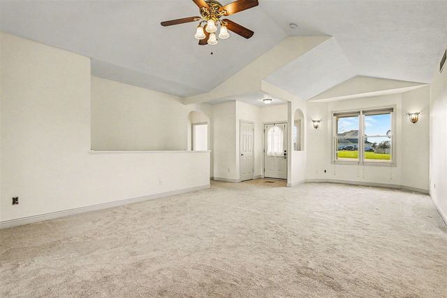 27580 Manchester Circle, Paw Paw, MI 49079