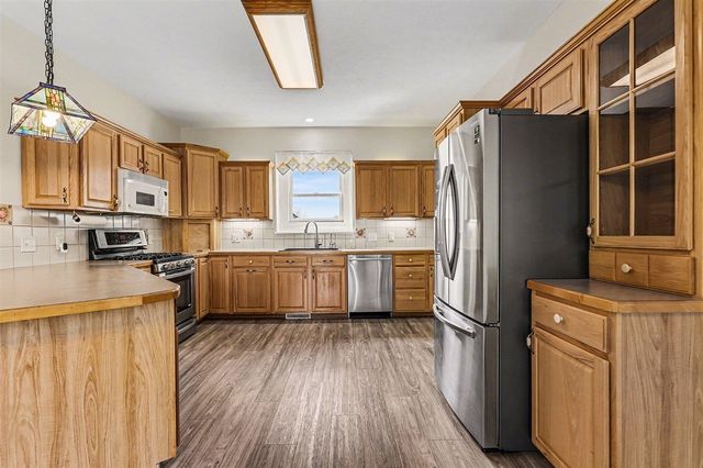 27580 Manchester Circle, Paw Paw, MI 49079