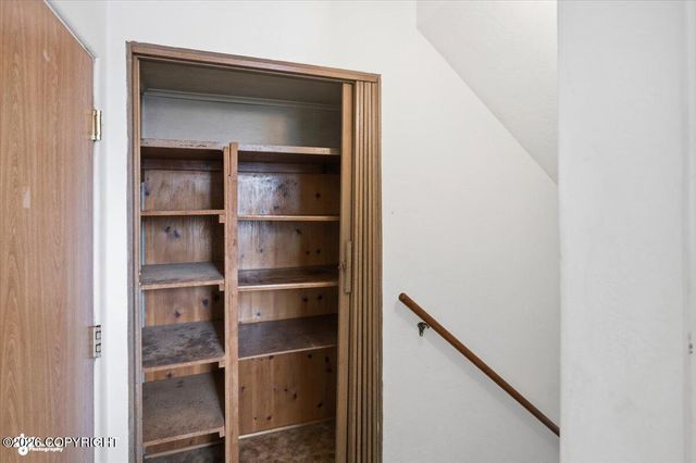 1701 W 36th Avenue, Anchorage, AK 99517