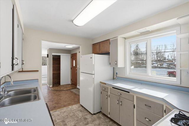 1701 W 36th Avenue, Anchorage, AK 99517