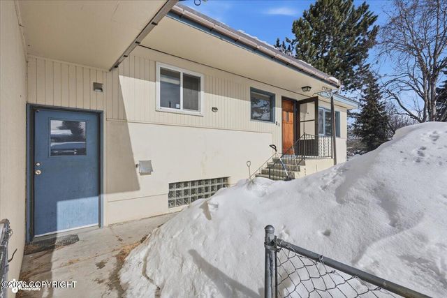 1701 W 36th Avenue, Anchorage, AK 99517