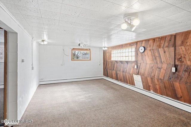 1701 W 36th Avenue, Anchorage, AK 99517