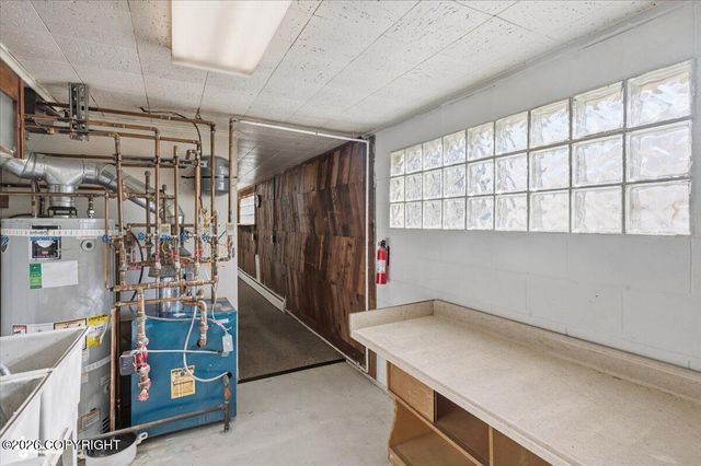 1701 W 36th Avenue, Anchorage, AK 99517