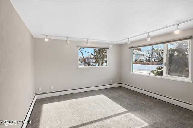 1701 W 36th Avenue, Anchorage, AK 99517