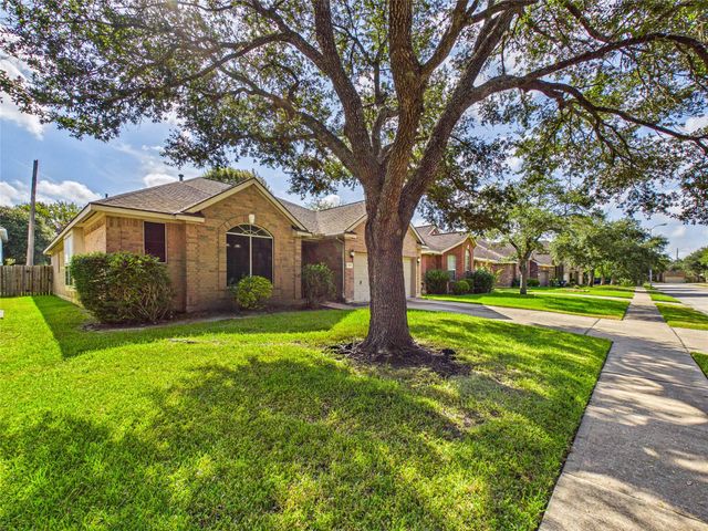 1119 Sussex Trail, Pearland, TX 77584
