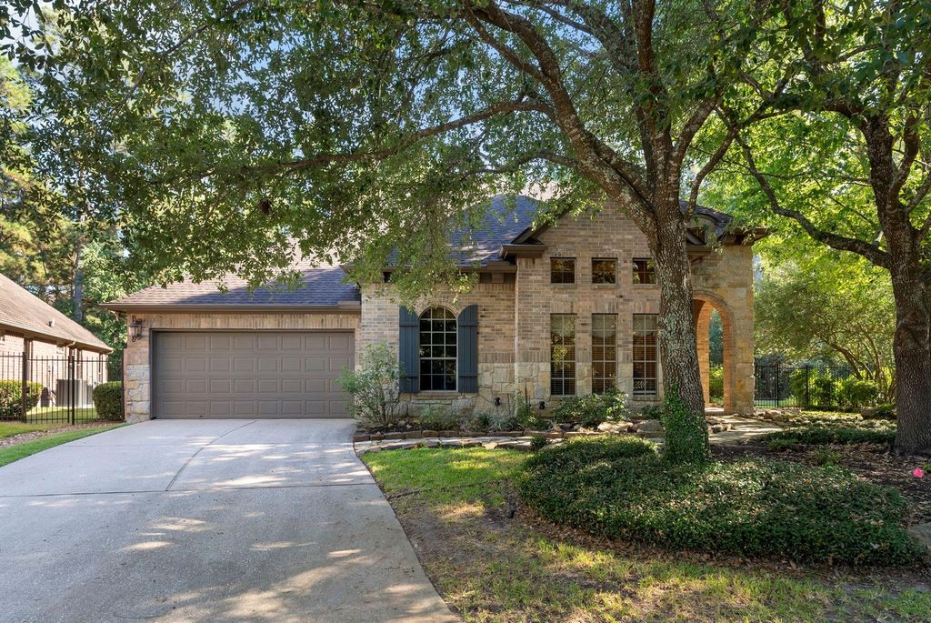 14 Mystic Pines Court, The Woodlands, TX 77382