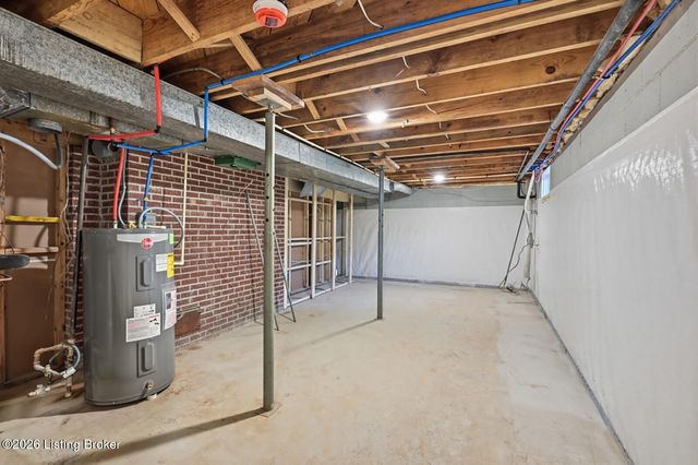 386 S Deepwood Dr, Radcliff, KY 40160