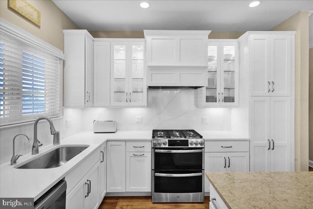 459 VALOR DR, Lititz, PA 17543