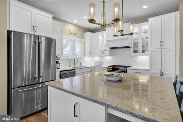 459 VALOR DR, Lititz, PA 17543