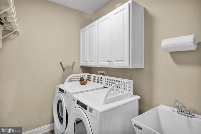 459 VALOR DR, Lititz, PA 17543