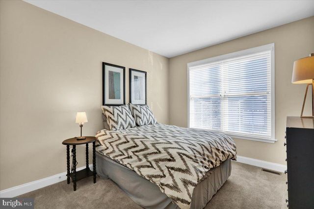 459 VALOR DR, Lititz, PA 17543