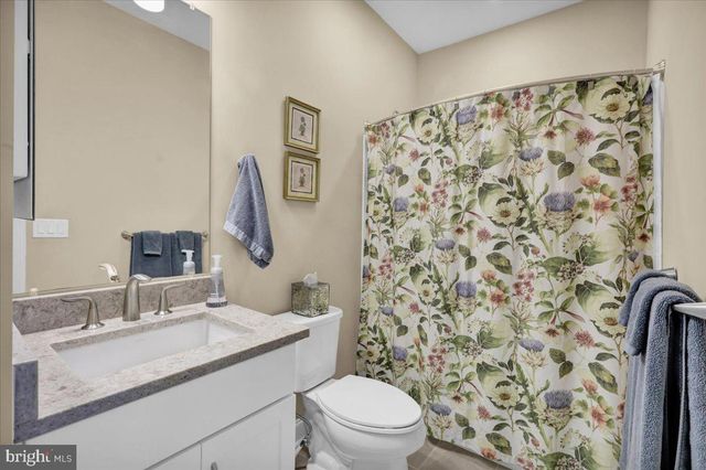 459 VALOR DR, Lititz, PA 17543