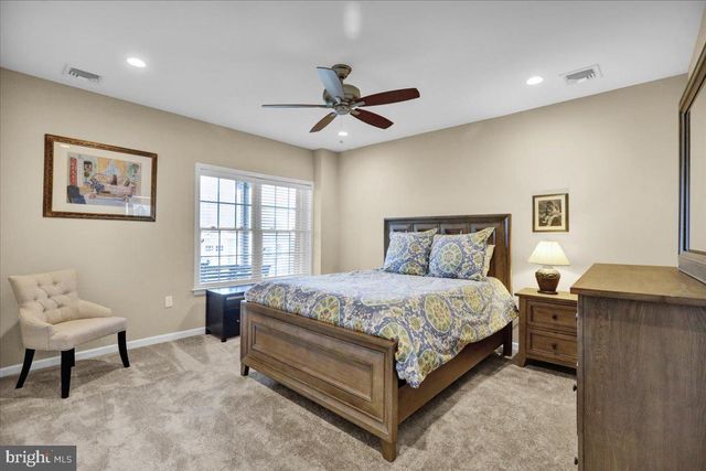 459 VALOR DR, Lititz, PA 17543