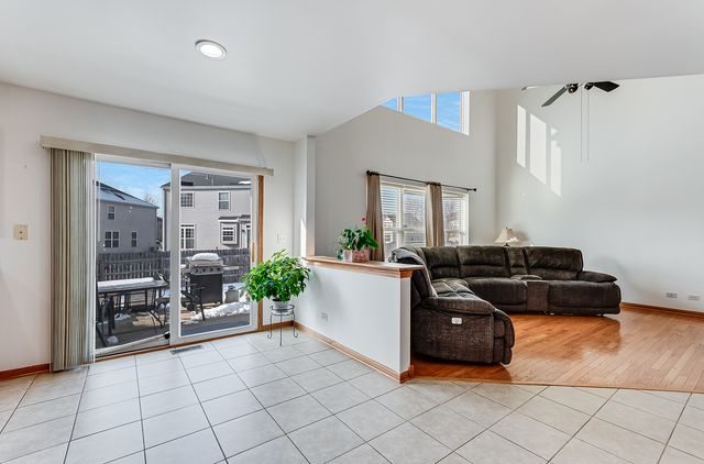 1544 Suncrest Lane, Bolingbrook, IL 60490