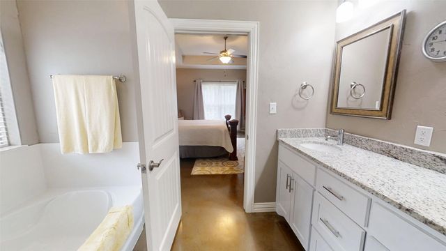 3904 Laramie Trail, Granbury, TX 76048