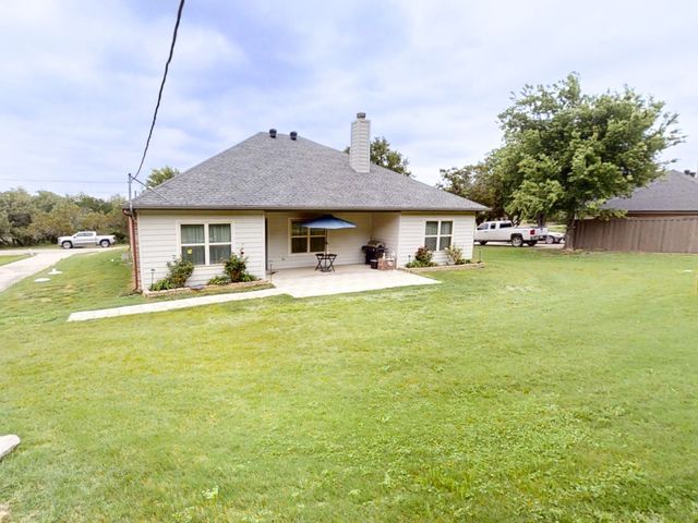 3904 Laramie Trail, Granbury, TX 76048