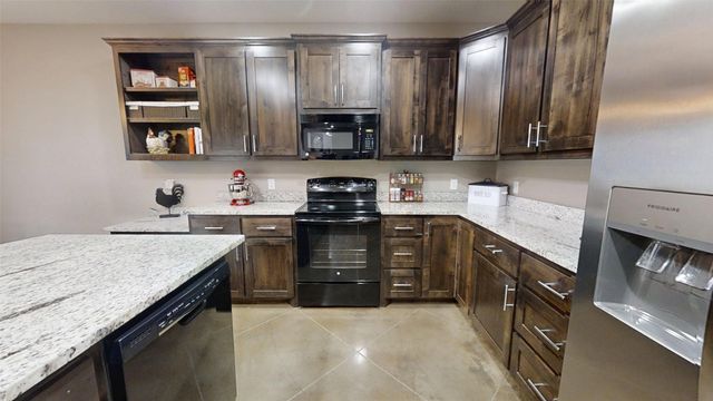 3904 Laramie Trail, Granbury, TX 76048