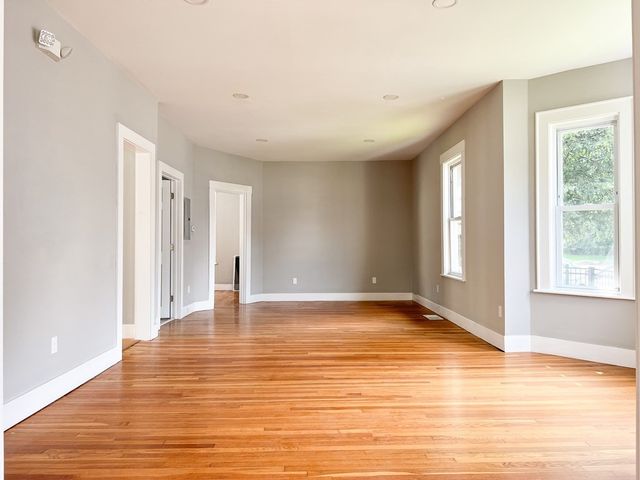 642 Moody St 1, Waltham, MA 02453