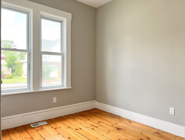 642 Moody St 1, Waltham, MA 02453