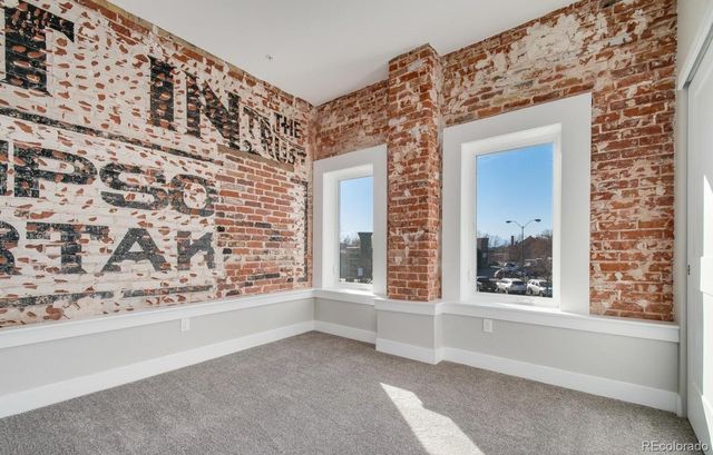 300 S Logan Street 211, Denver, CO 80209