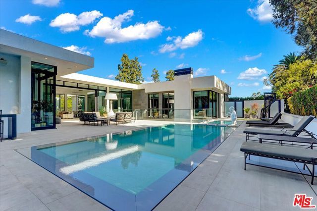 1049 Loma Vista Drive, Beverly Hills, CA 90210