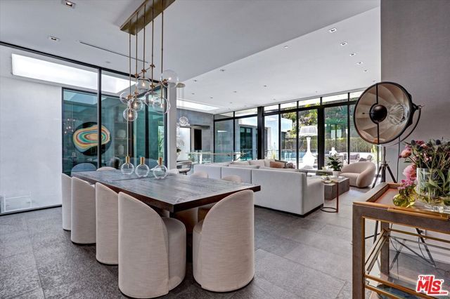 1049 Loma Vista Drive, Beverly Hills, CA 90210