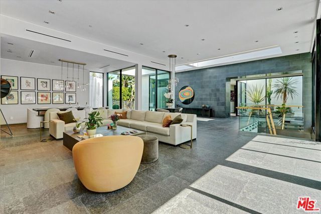 1049 Loma Vista Drive, Beverly Hills, CA 90210