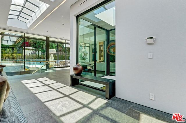 1049 Loma Vista Drive, Beverly Hills, CA 90210