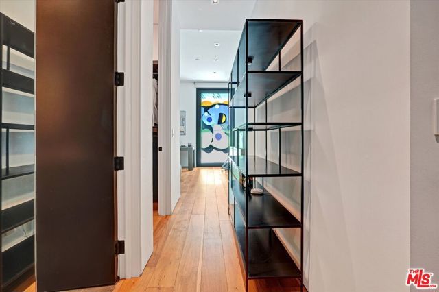 1049 Loma Vista Drive, Beverly Hills, CA 90210