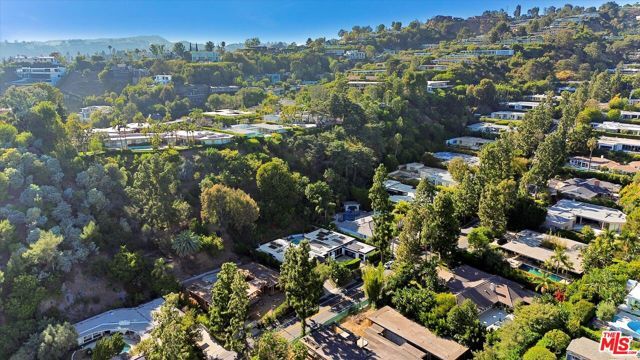 1049 Loma Vista Drive, Beverly Hills, CA 90210
