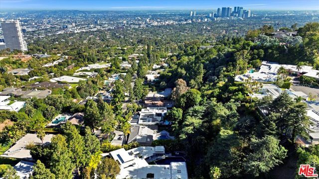 1049 Loma Vista Drive, Beverly Hills, CA 90210