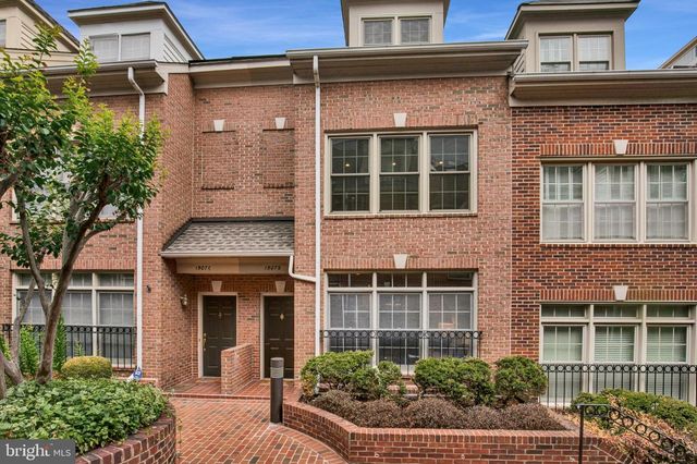 1507-D N COLONIAL TER, Arlington, VA 22209