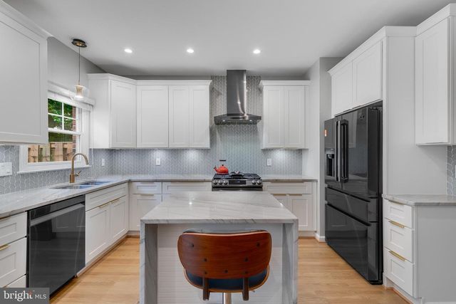 1507-D N COLONIAL TER, Arlington, VA 22209